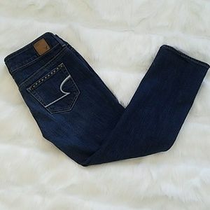 ● American eagle studded jeans ●